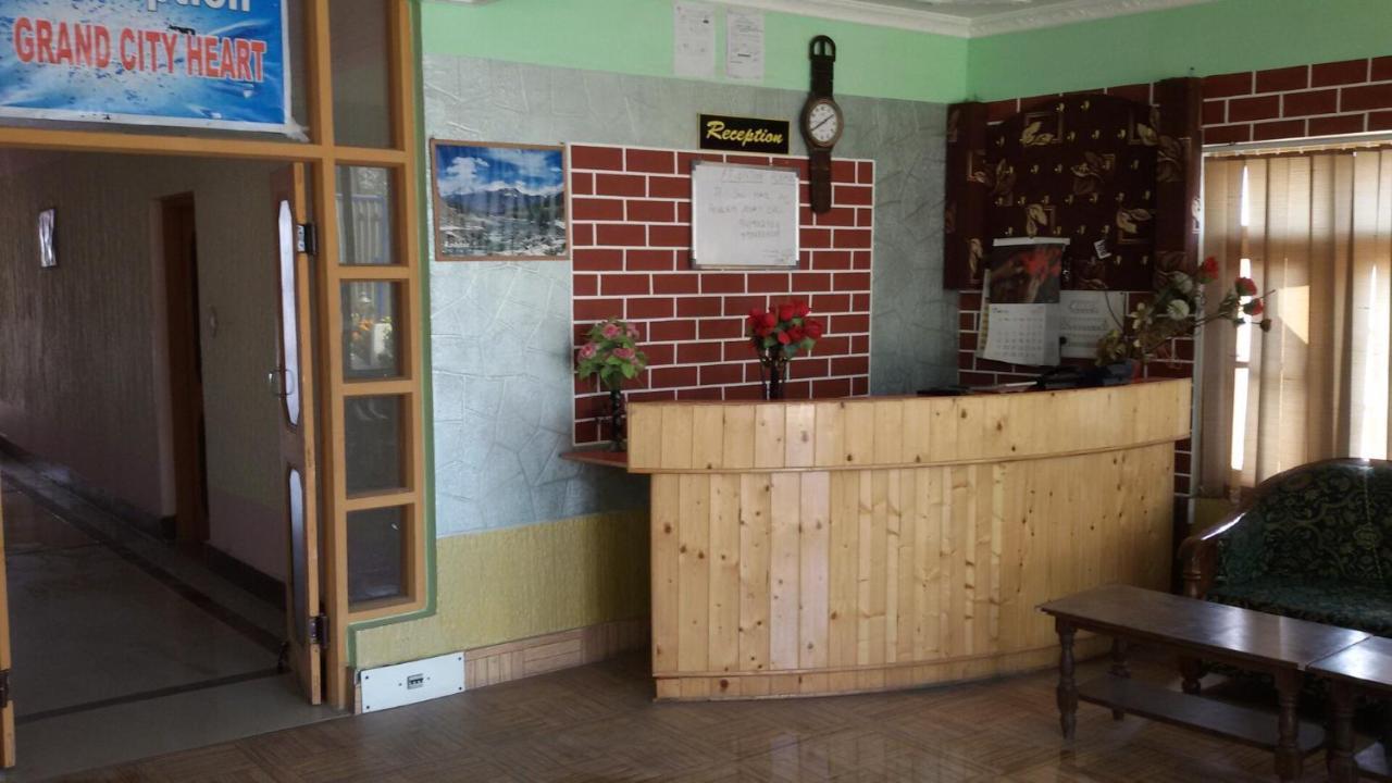 Hotel Grand City Heart Srīnagar エクステリア 写真